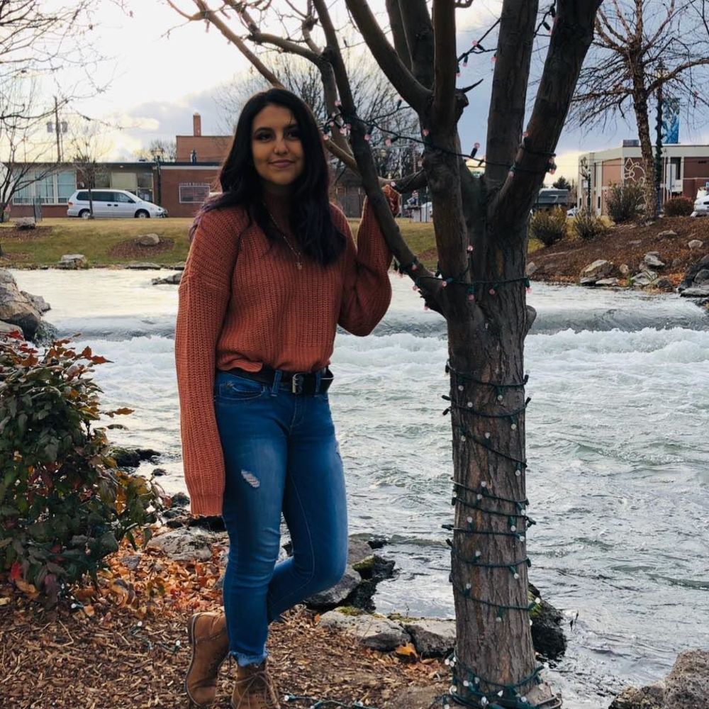 Meet your Posher, Crystal